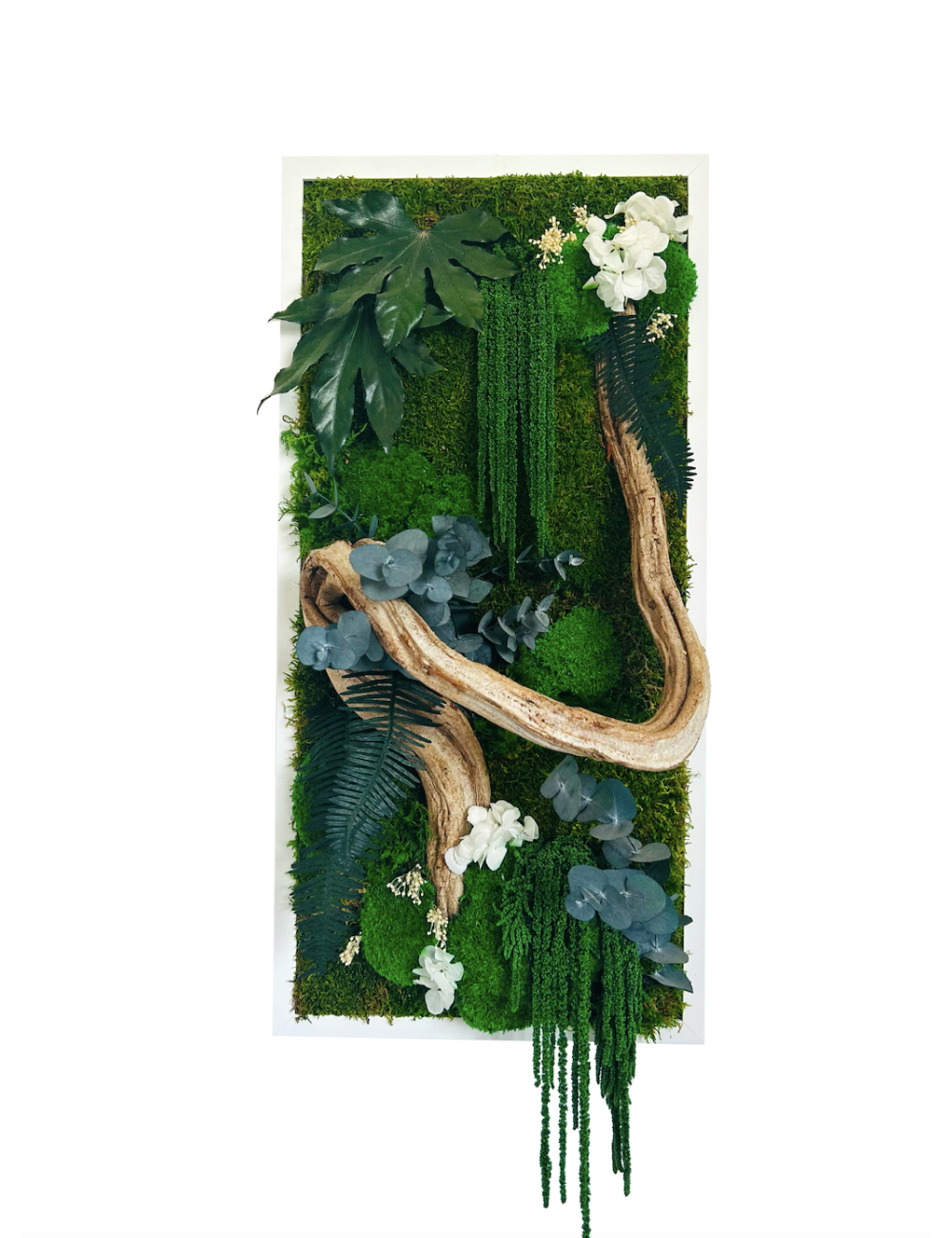 Tableau végétal avec végétaux verts et blancs et branche de bois